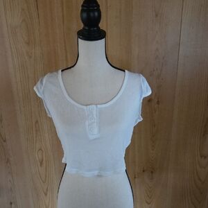 Chic White Buttoned Crop Top